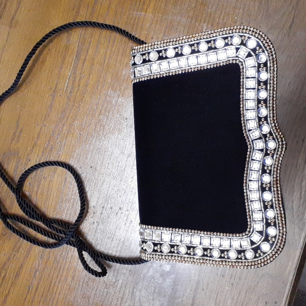 SALE! Elegant Black & Gold Crossbody Clutch - Vanessa Paris NY London - New!